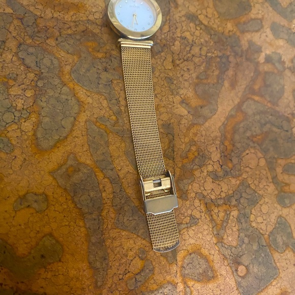 Skagen 107SGGD Gold Tone White Dial Swarovski Crystal Classic - Picture 3 of 7